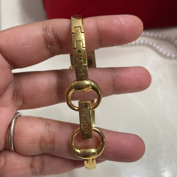 Gucci women’s watch - Picture 11 of 13